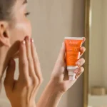 AVENE SOLAIRE CREME TEINTEE 50+ 50ML – Image 3