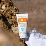 ALPHANOVA SENSITIVE CREME HYPOALLERGENIQUE INVISIBLE SPF50+ 50G – Image 2