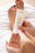 BABE Crème réparatrice pour les pieds  Urée 10% 100 ml – Image 2
