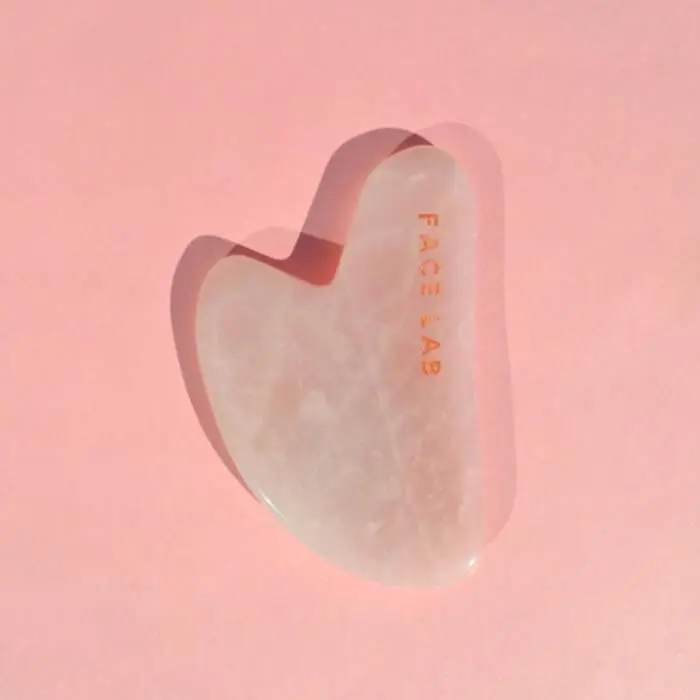 _pdt2_8_6_3_1_700x700_AAAAA79863 FACELAB GUA SHA - heart shaped Rose quartz – Image 1